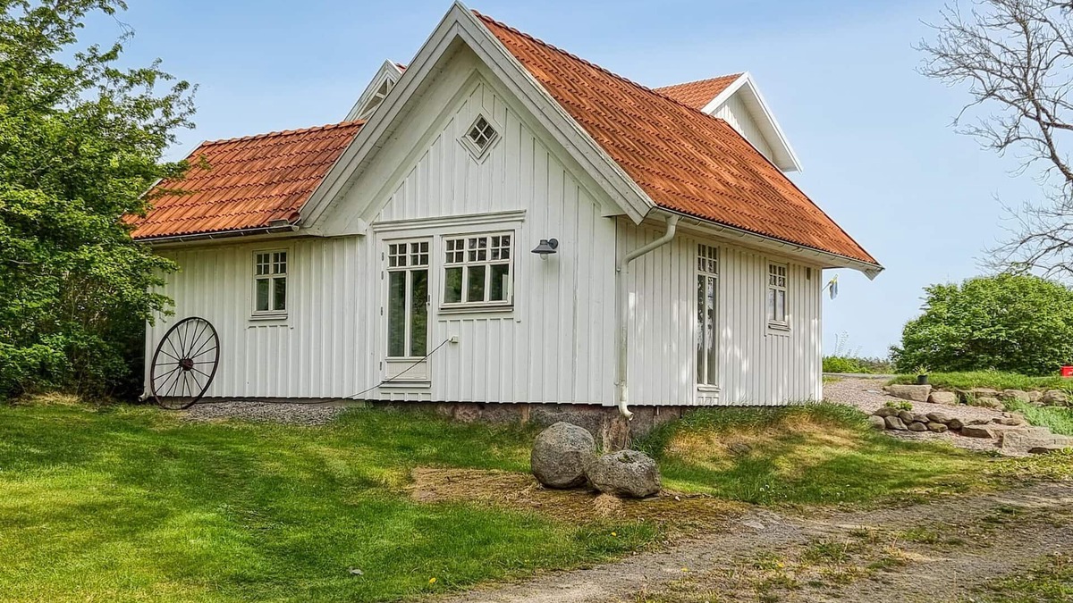 Grastorp House | Amazing home in Grästorp with sauna