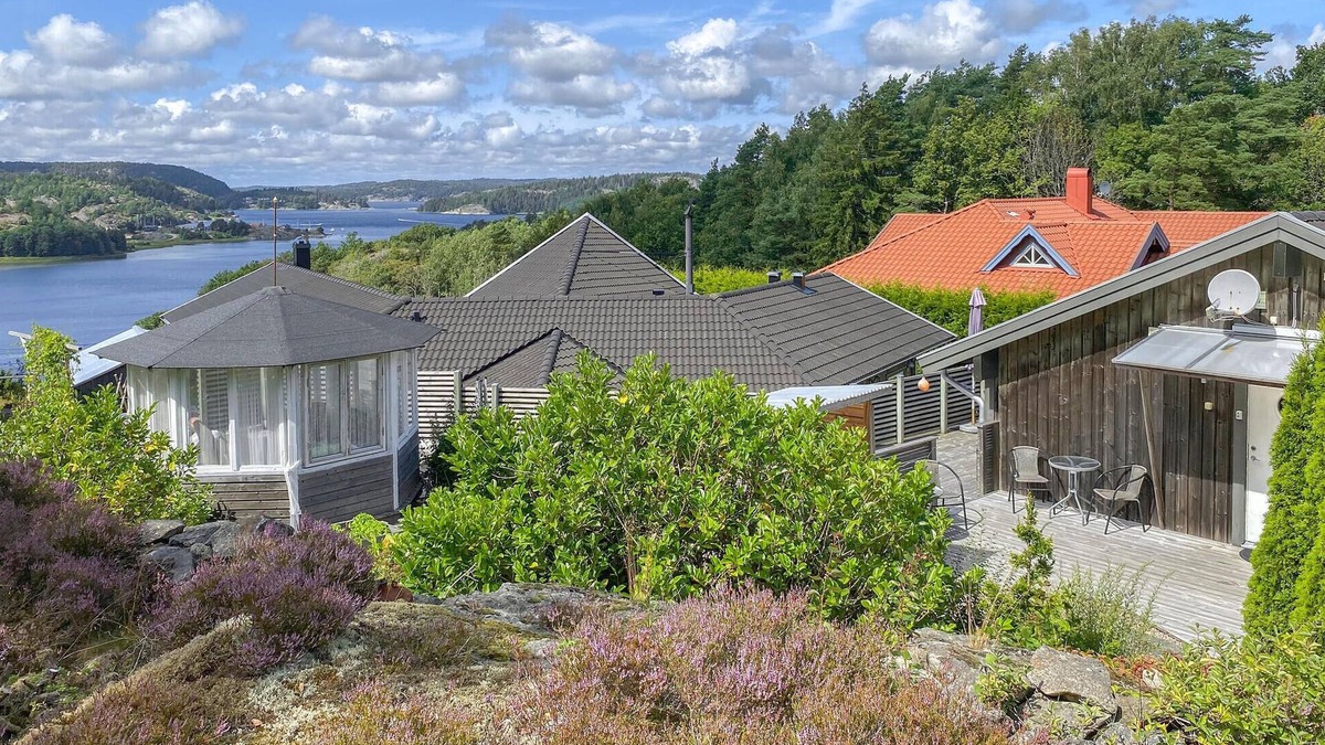 Henan House | Amazing home in Henån with WiFi