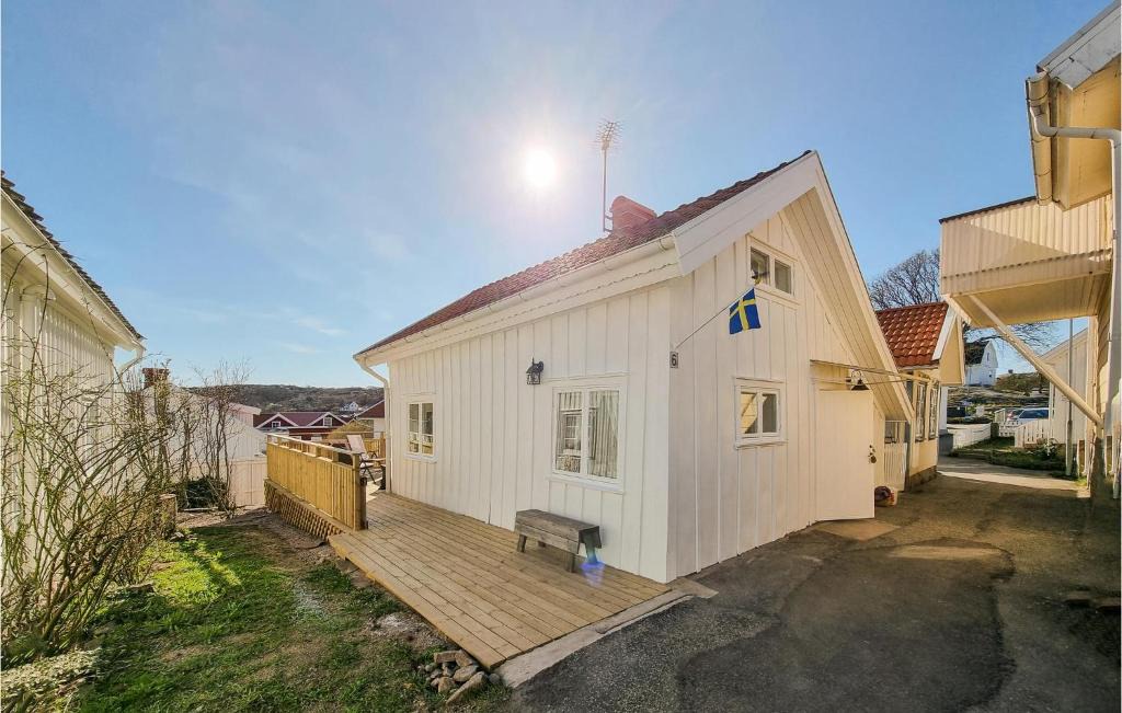 Kungshamn House | Amazing Home In Hovenäset With Kitchen