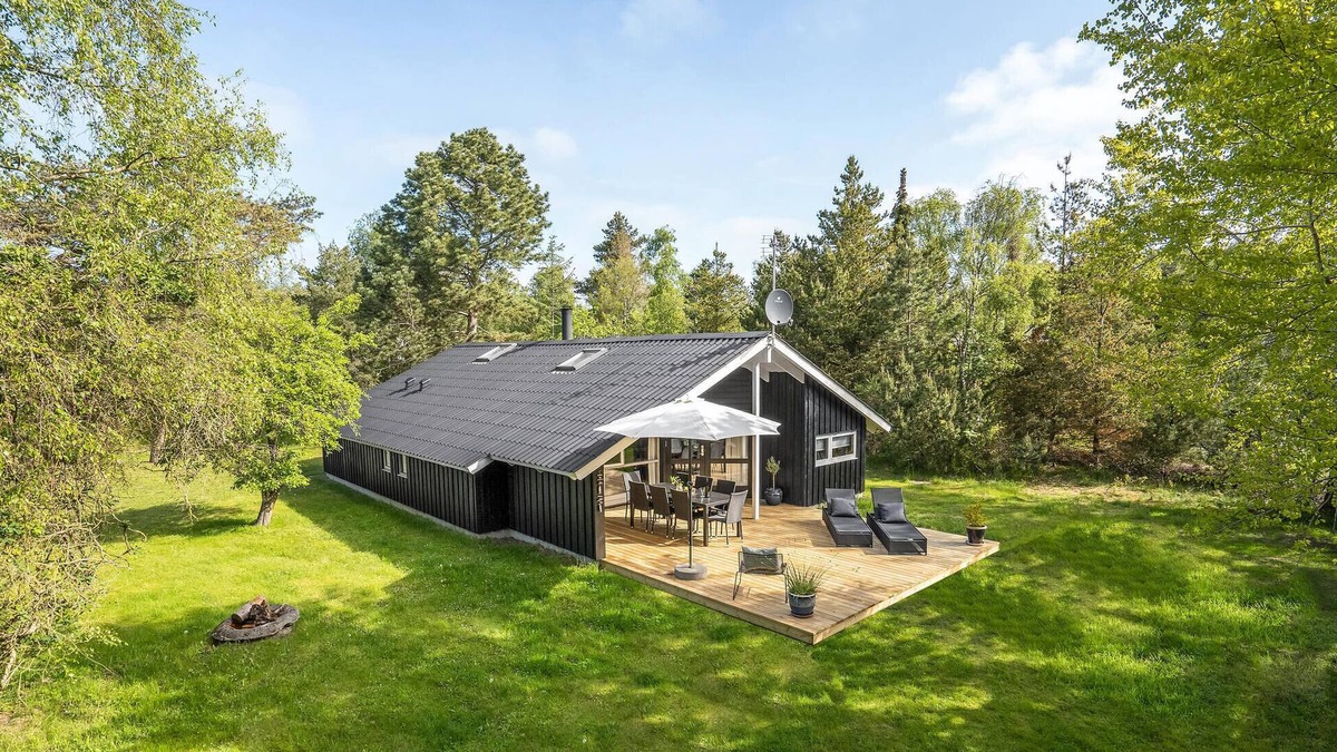 Knebel House | Amazing home in Knebel with kitchen