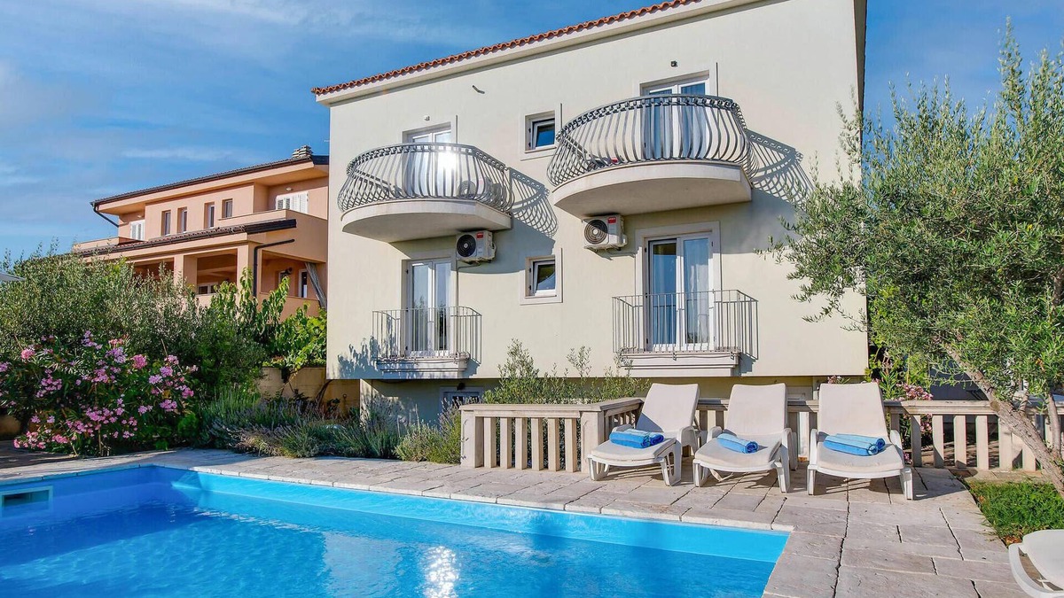 Milohnici House | Amazing home in Linardici with WiFi