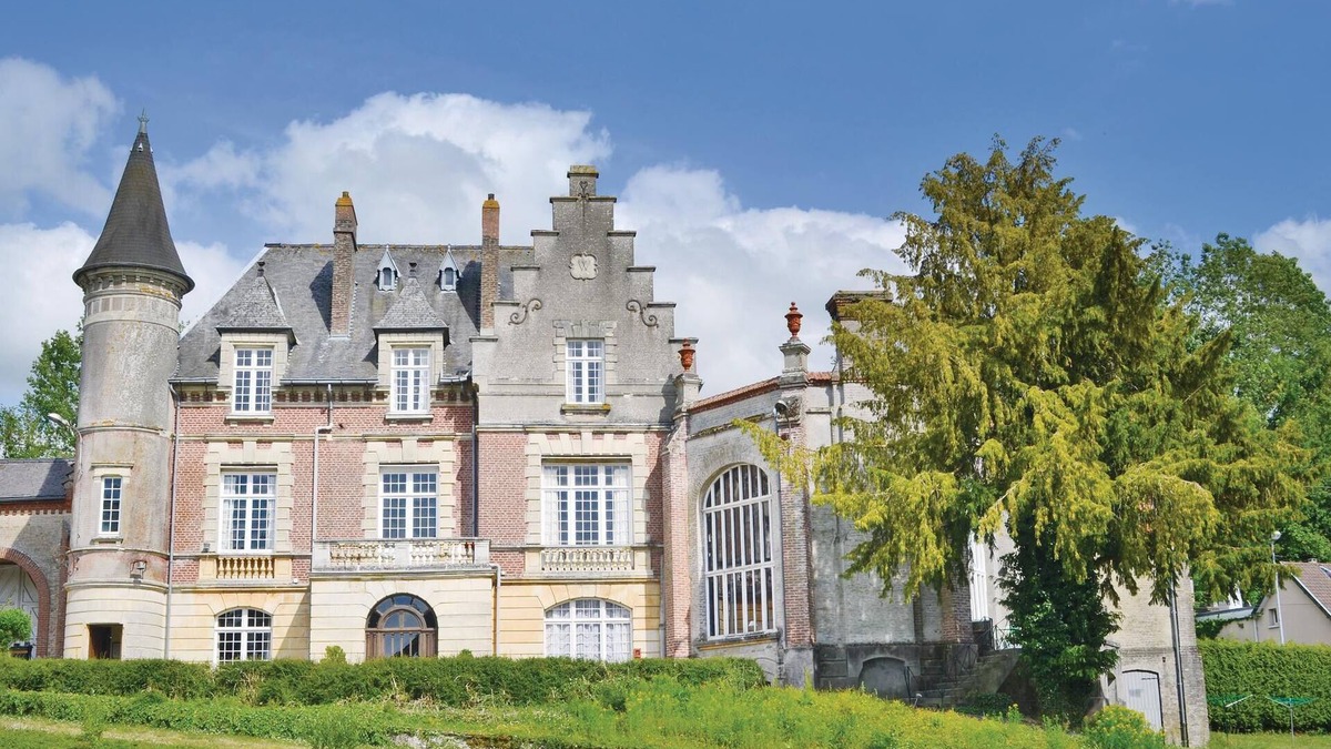 Marconne House | Amazing home in Marconne with kitchen