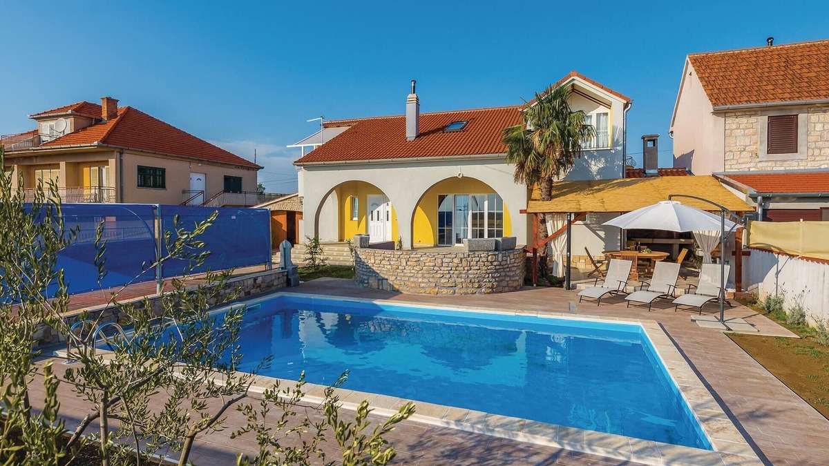 Oklaj House | Amazing home in Oklaj with WiFi