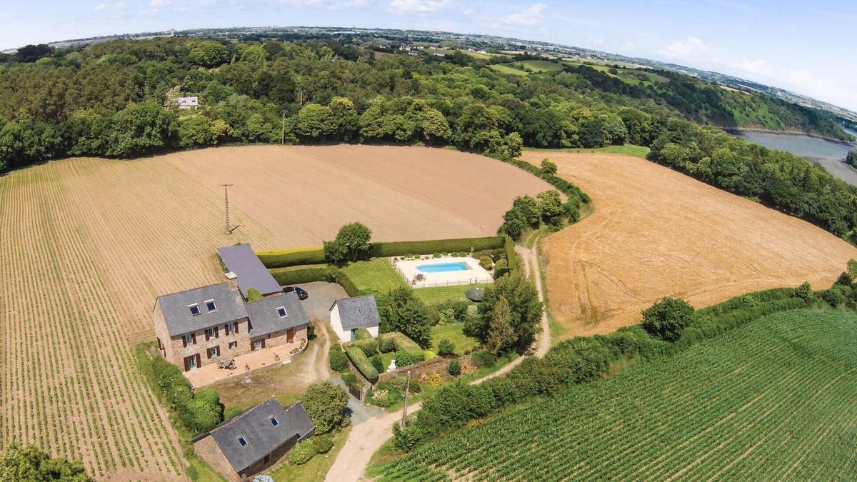 Le Ru House | Amazing home in Pleudaniel