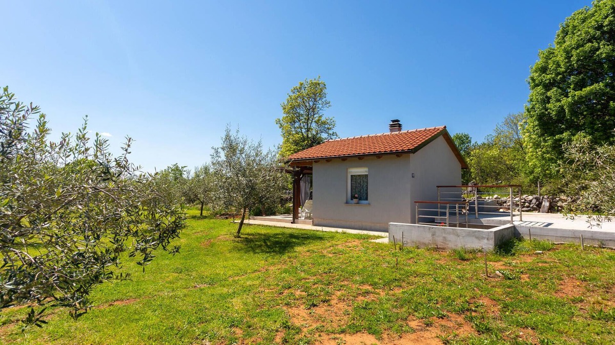 Risika House | Amazing home in Risika with kitchen