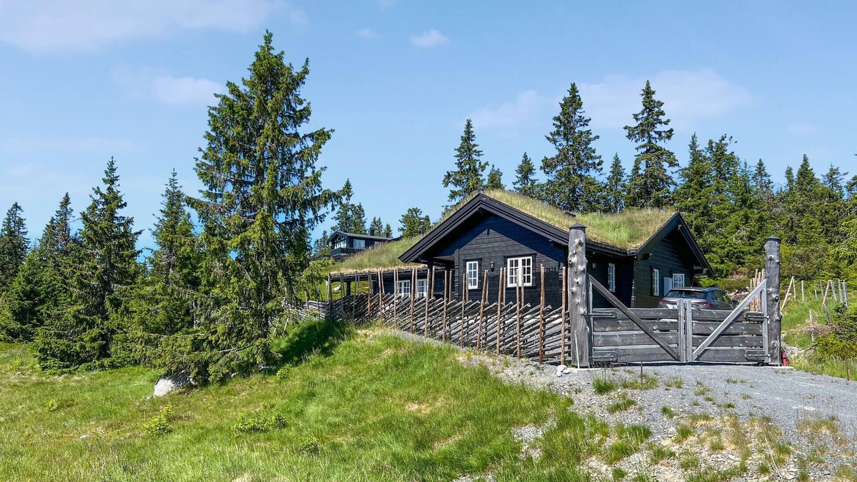Sjusjoen House | Amazing home in Sjusjøen with sauna