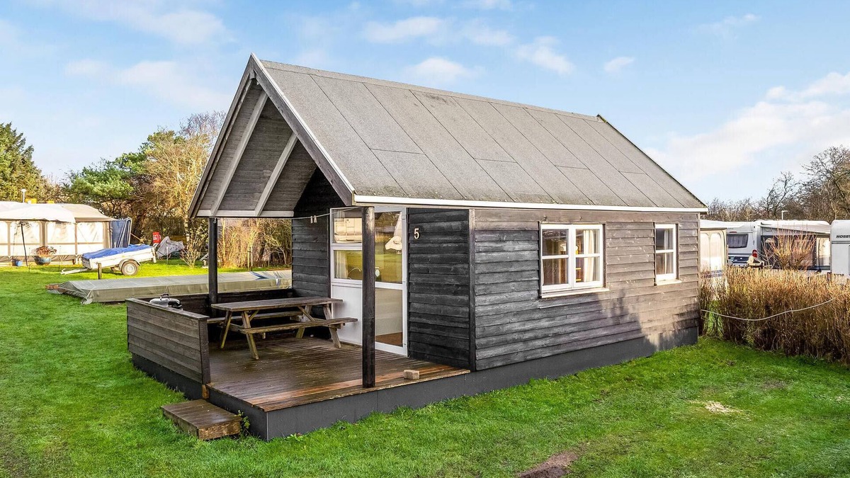 Remmer Strand House | Amazing home in Struer with WiFi