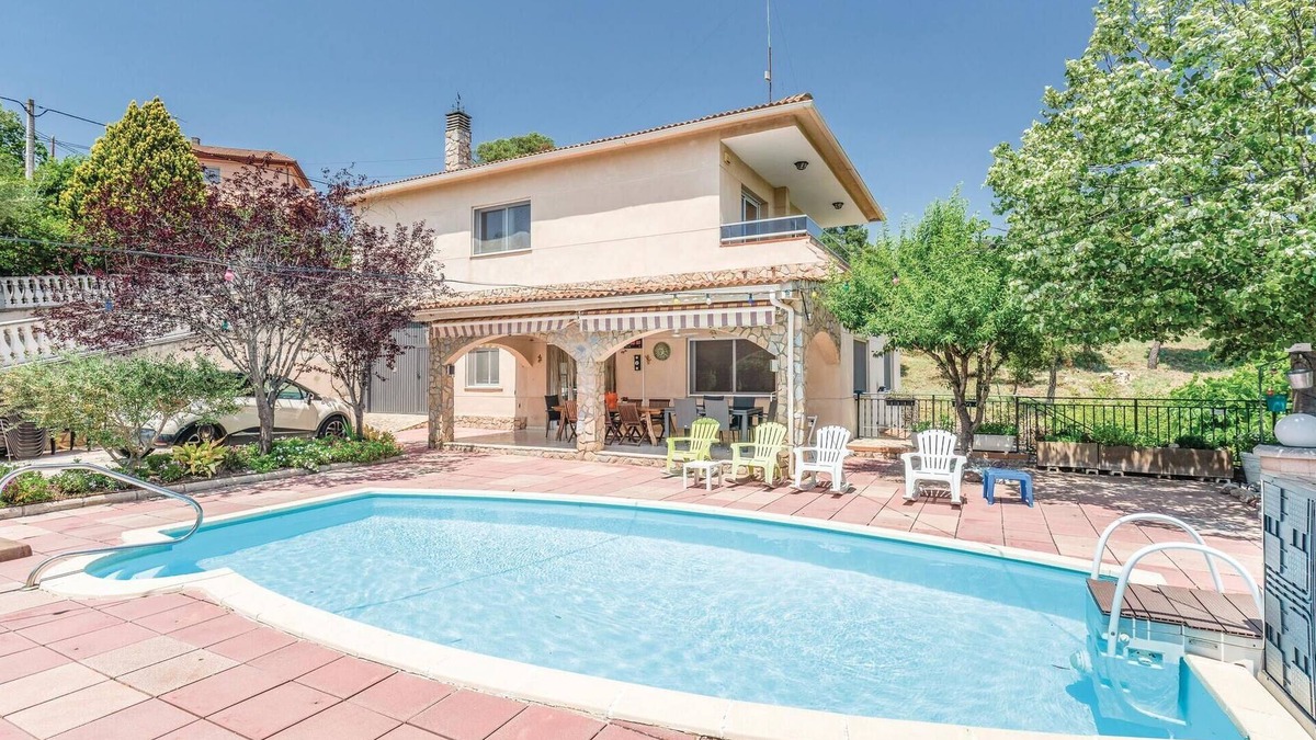 Agora Parc House | Amazing home in Tordera