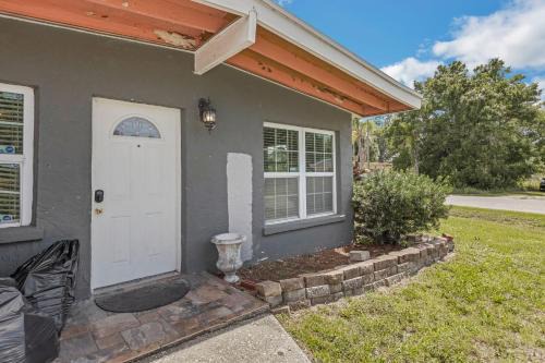 Memphis House | Amazing 'Hot Tub' Home Minutes To Hospitals & Beaches