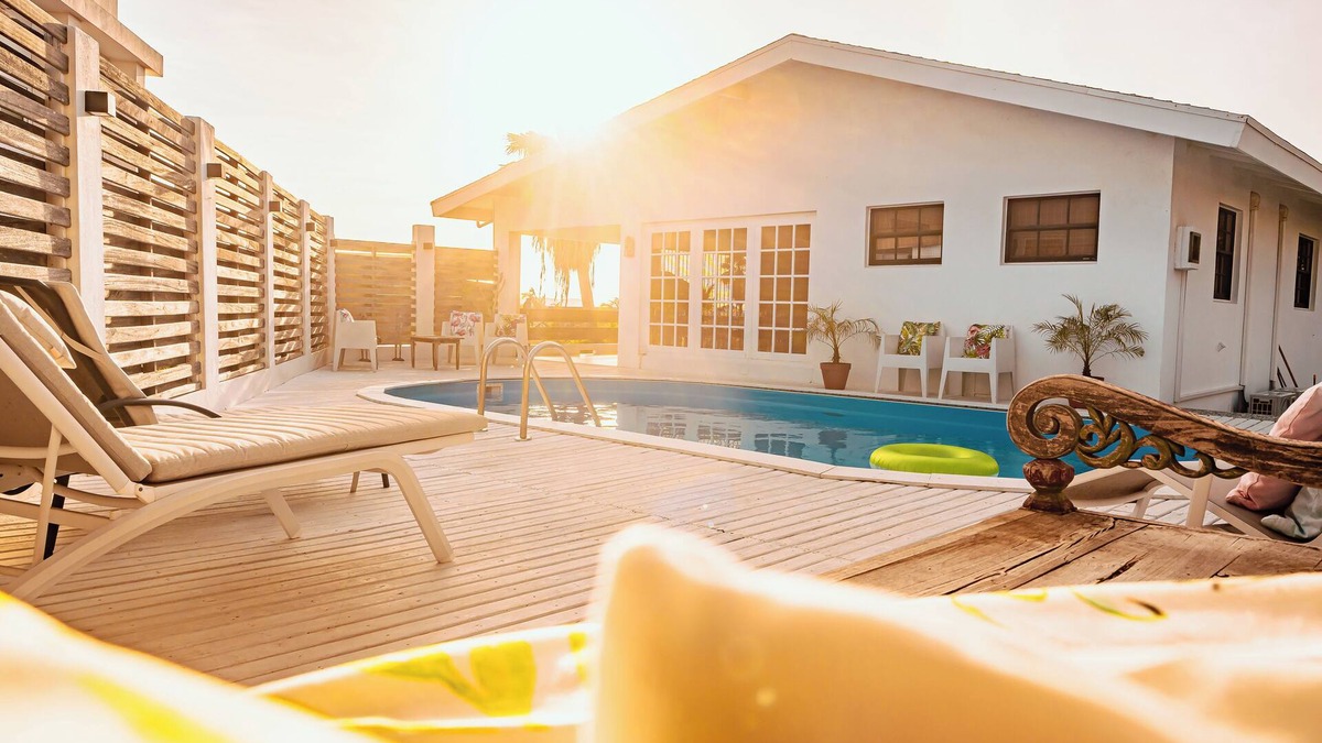 Kamay House | Amazing island View -Retreat in laid-back luxury with a spectacular view.