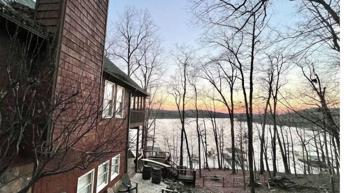 Westminster House | Amazing Lake /Mountain Setting