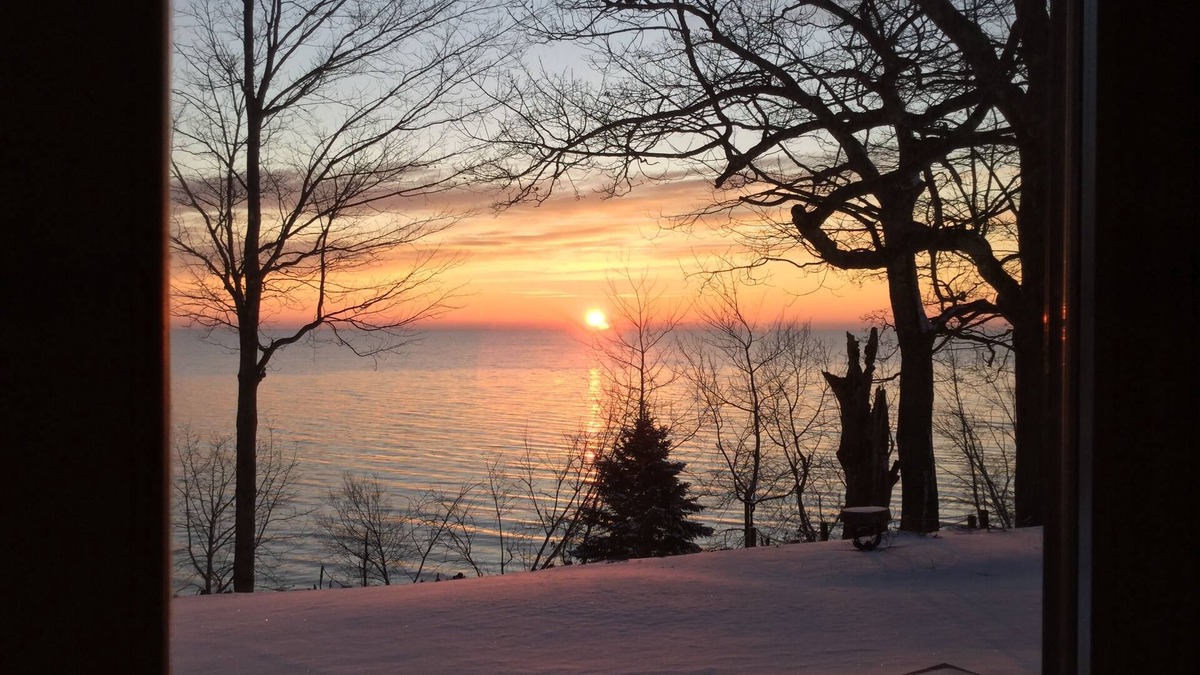 Cleveland House | Amazing Lake Views, easily accessible and close to Whistling Straits.