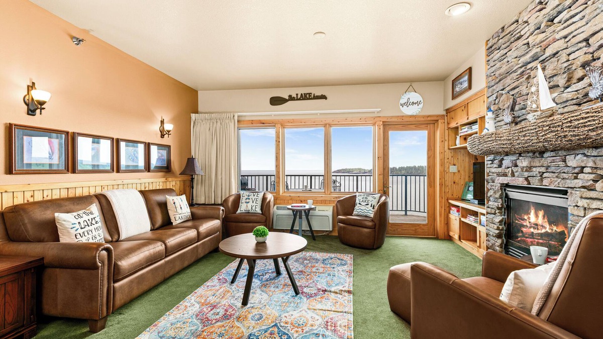 Two Harbors Apartment | Amazing Lake Views | 1BR w/King Suite | Pools