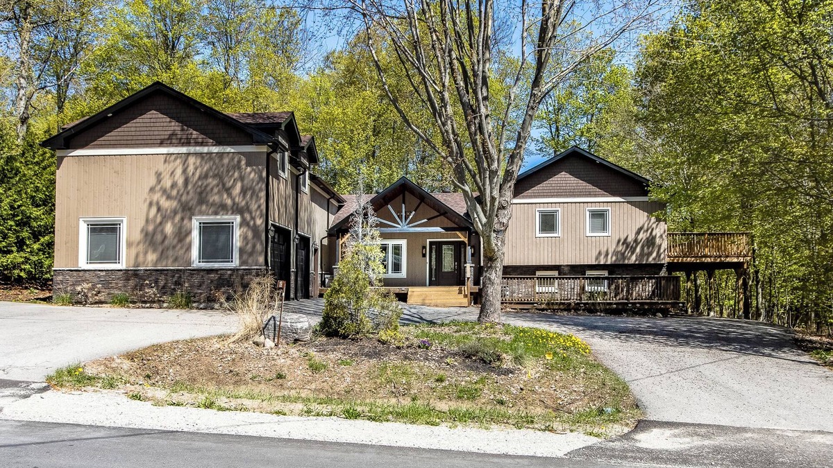Tiny Cottage | Amazing Lakeview Retreat with Hot Tub, Sauna and Private Loft!