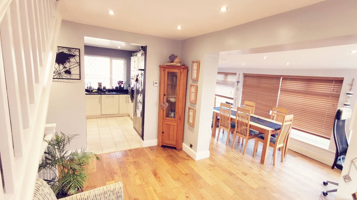 Brighton House | Amazing Large Family Home