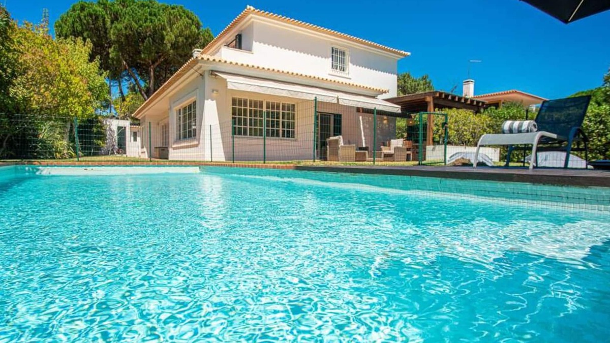 Praia das Macas Villa | Amazing Lisbon Coast Villa | 5 Bedrooms | Villa Albatroz | Private Swimming Pool & Wonderful Garden | Sintra