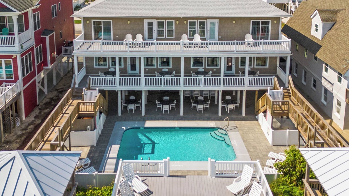 Ocean Isle Beach House | Amazing location! Oceanfront 12bdrm tiki bar pool