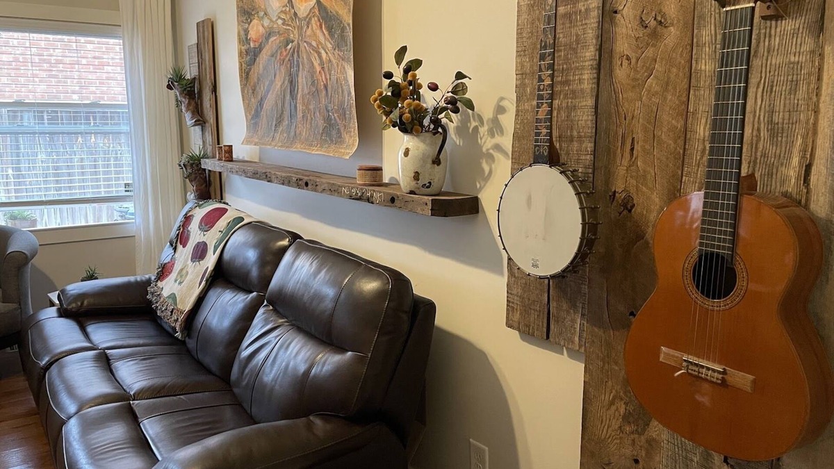 Historic Edgefield Apartment | Amazing location, home office in trendy East Nashville