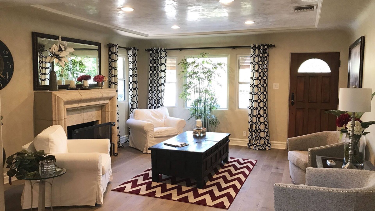 Sherman Oaks House | AMAZING LOCATION! Privately Gated Home near ALL attractions in Sherman Oaks