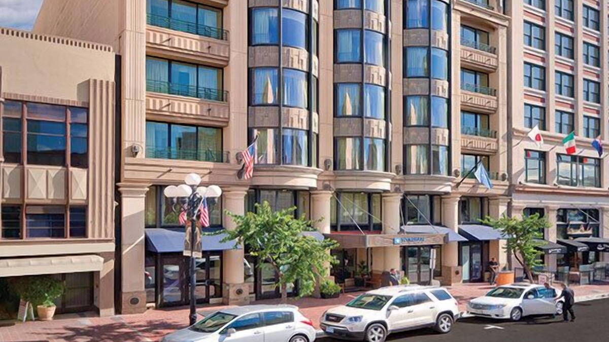Gaslamp Quarter Resort | Amazing Location right in Downtown Gaslamp District