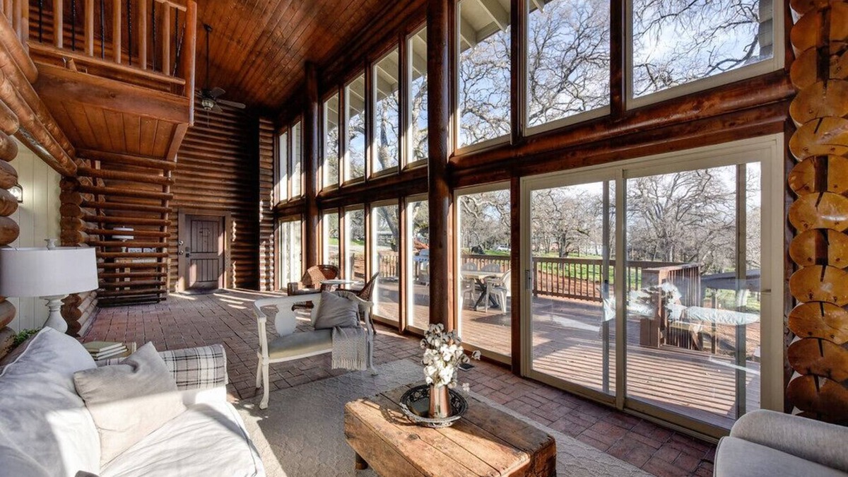 Placerville House | Amazing Log Cottage with Hot Tub & Barrel Sauna! (NEW LISTING)