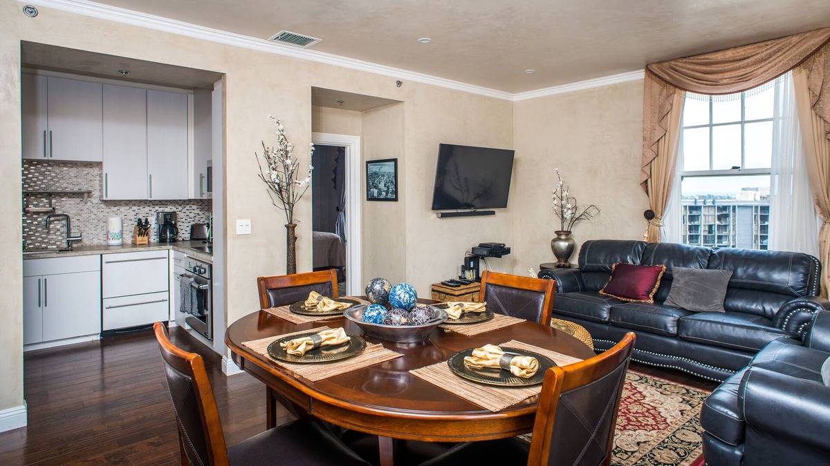 Cortez Hill Condo | Amazing Luxury Condo In The Historic El Cortez