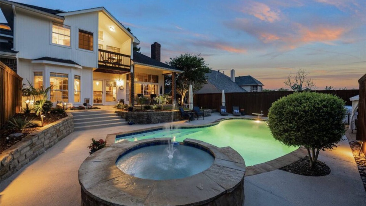 Rockwall House | Amazing Modern and Relaxing Home with Pool and HOT TUB HEATED!