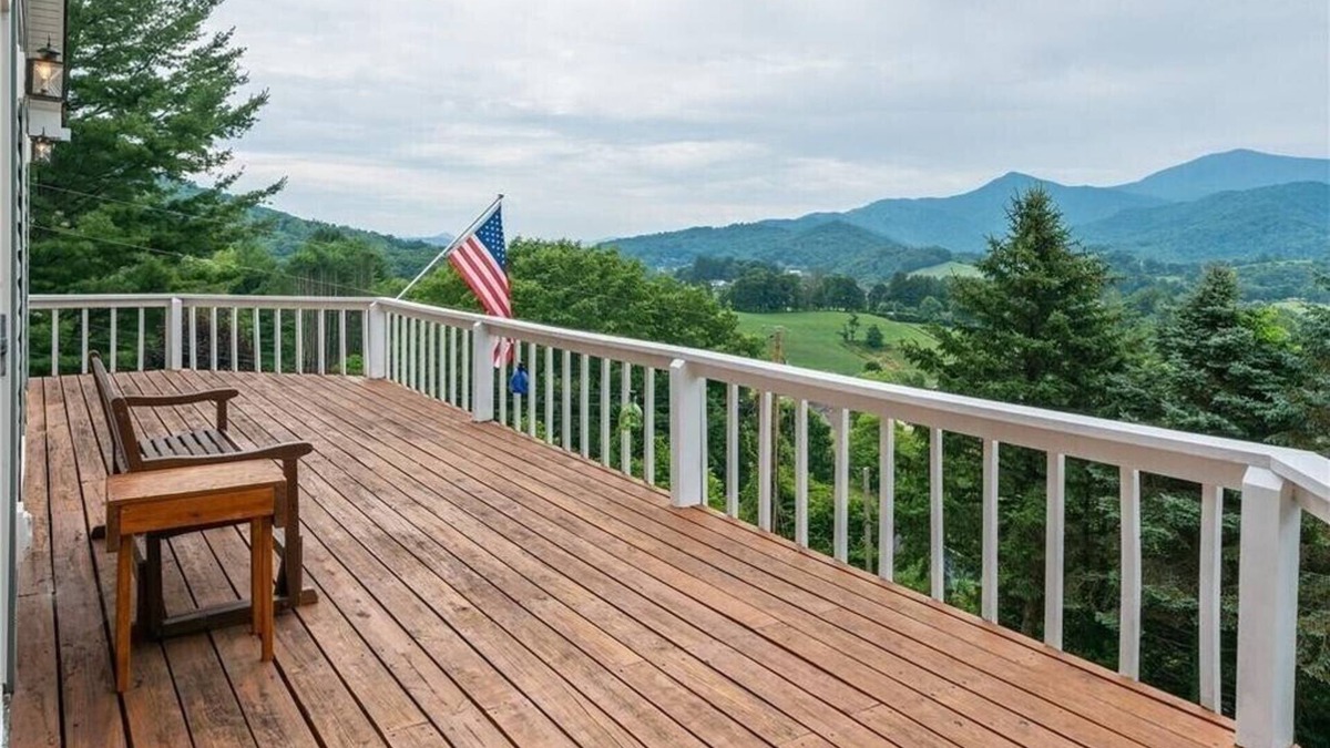 Burnsville Ski Chalet | Amazing Mountain Views at Blue Bird Cabin Come Enjoy Our Home