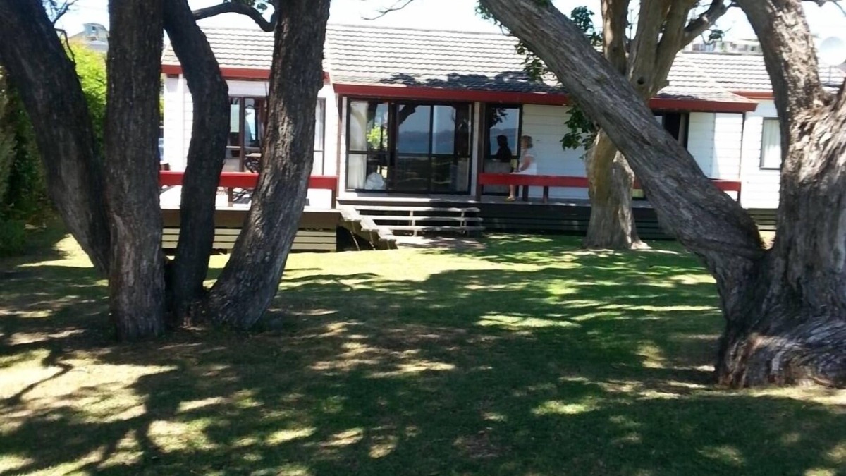 Tindalls Beach House | Amazing views and right on the beach .