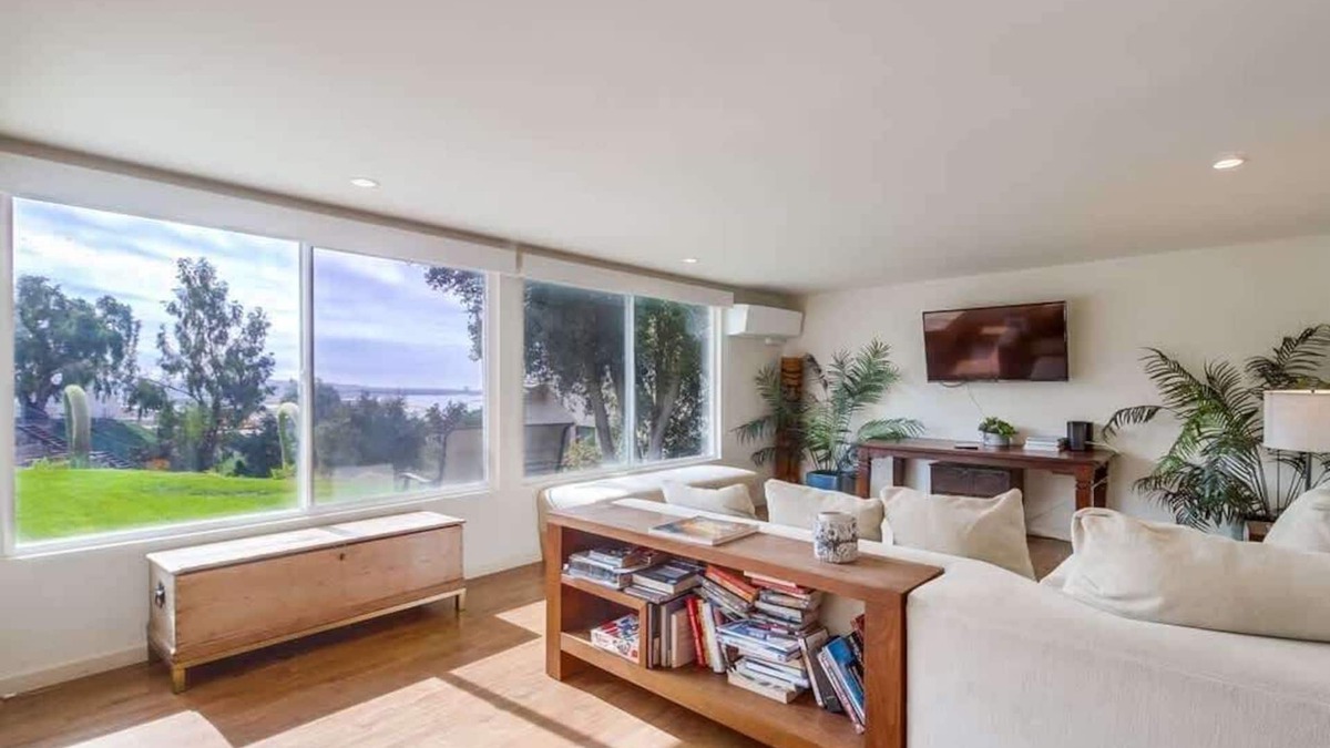 Bay Park House | Amazing ocean & bay views, summer fireworks, A/C