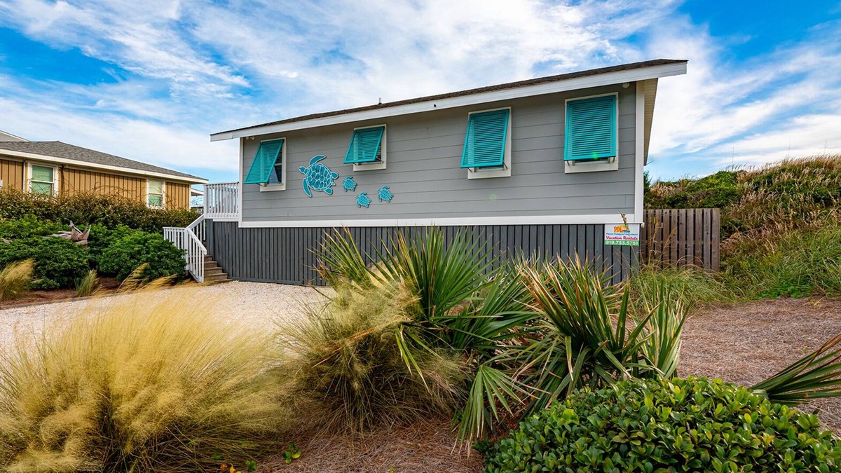 Emerald Isle Cottage | Amazing Ocean Front Cottage on the Crystal Coast