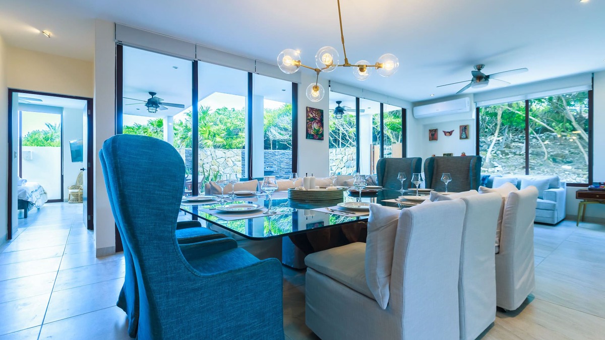 Colonia Meteorologico House | Amazing Oceanfront 4 Bedroom with Beach Access, Full Service, Heated Pool