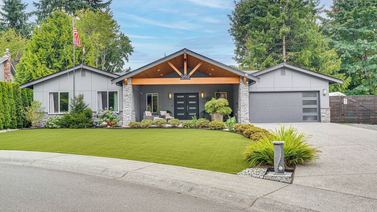 Silver Lake House | Amazing Outdoor Space! Everett Escape w/Hot Tub