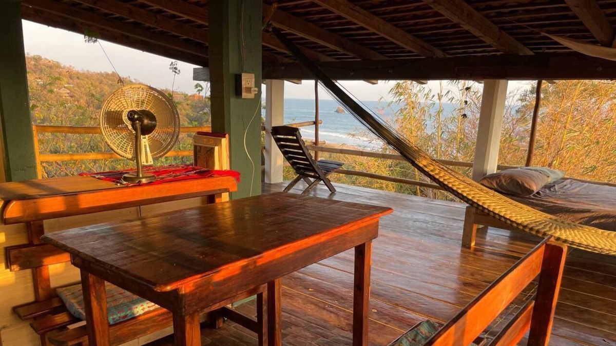 San Agustinillo Apartment | Amazing penthouse with incredible 180 view of the sea. King bed. Starlink wifi