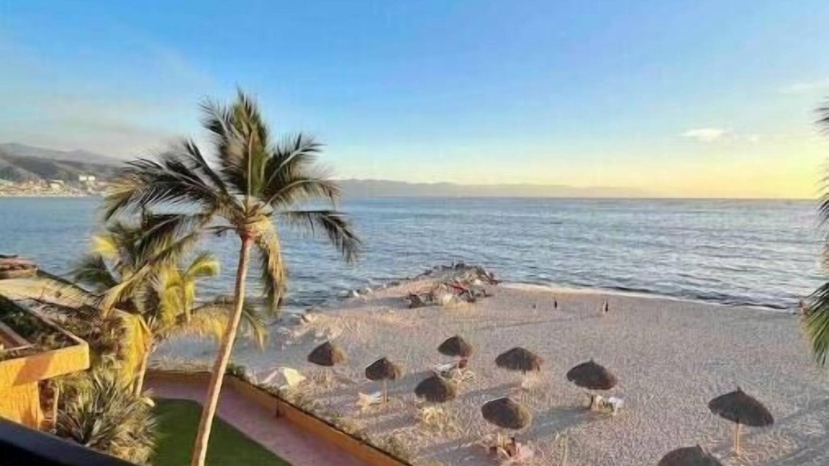 Puerto Vallarta Apartment | Amazing Penthouse front Playa en los tules