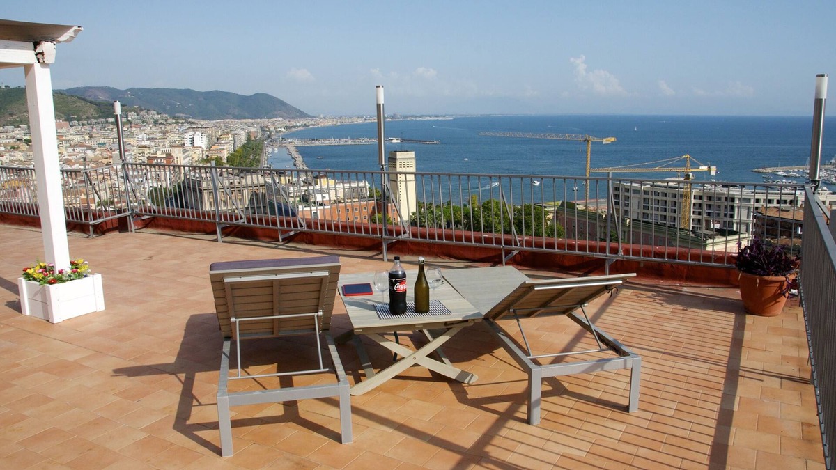 Historical Downtown Salerno Apartment | Amazing Penthouse in Salerno - Amalfi Coast.Few steps to the Beaches & Nightlife