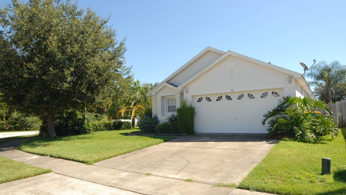 Indian Point House | Amazing pool home, Hardwood Floors, Game room, SAFETY POOL FENCE. Has It All!