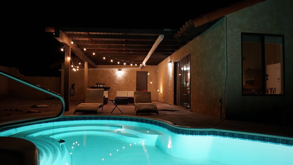 Yucca Valley House | Amazing POOL- Southwestern boutique near Joshua tree National Park