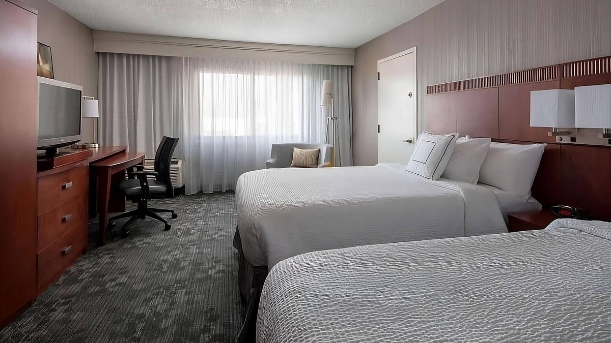 Torrance Hotel | Amazing Price! Close to Airport! Pet Friendly!