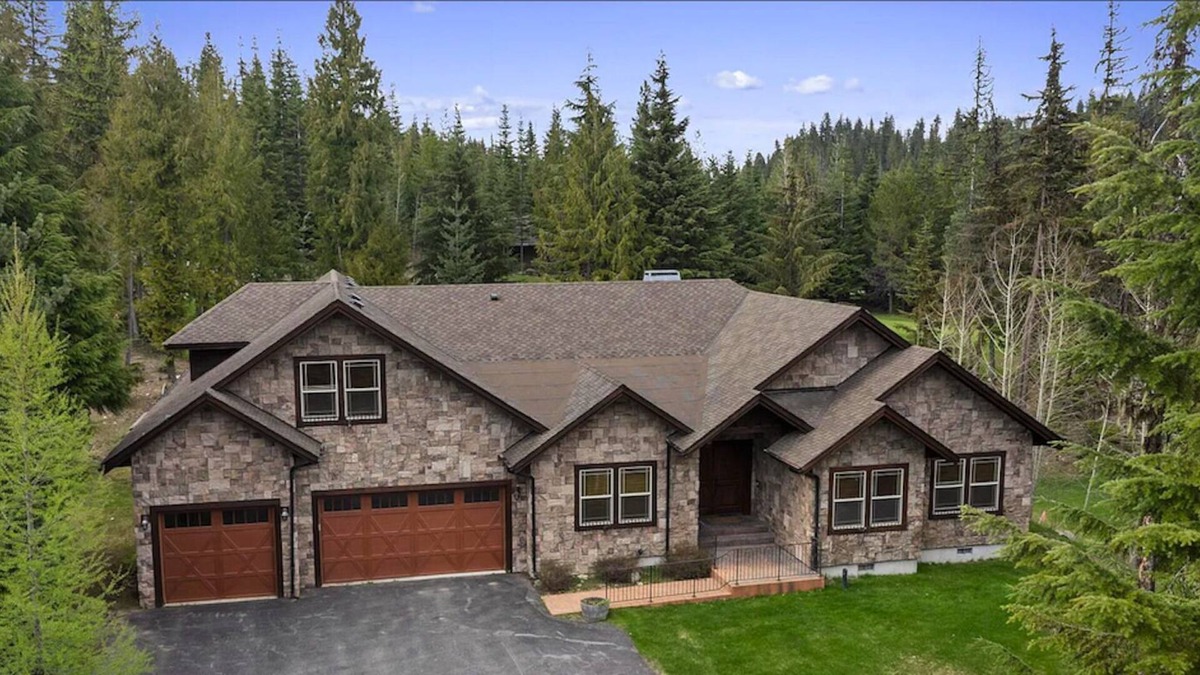 Priest River Ski Chalet | Amazing Priest Lake Home on Golf Course