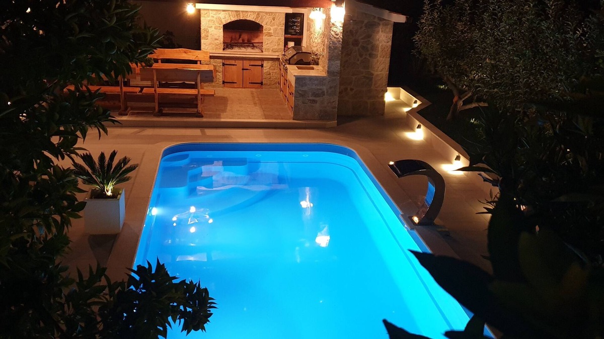 Zrnovnica House | Amazing residence with NEW private pool,sauna,BBQ