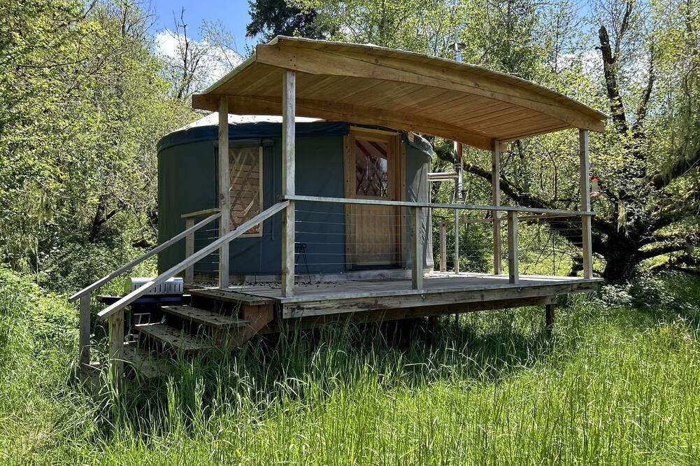 Alsea Cabin | Amazing Romantic Yurt with Spectacular Landscape Views in Oregon