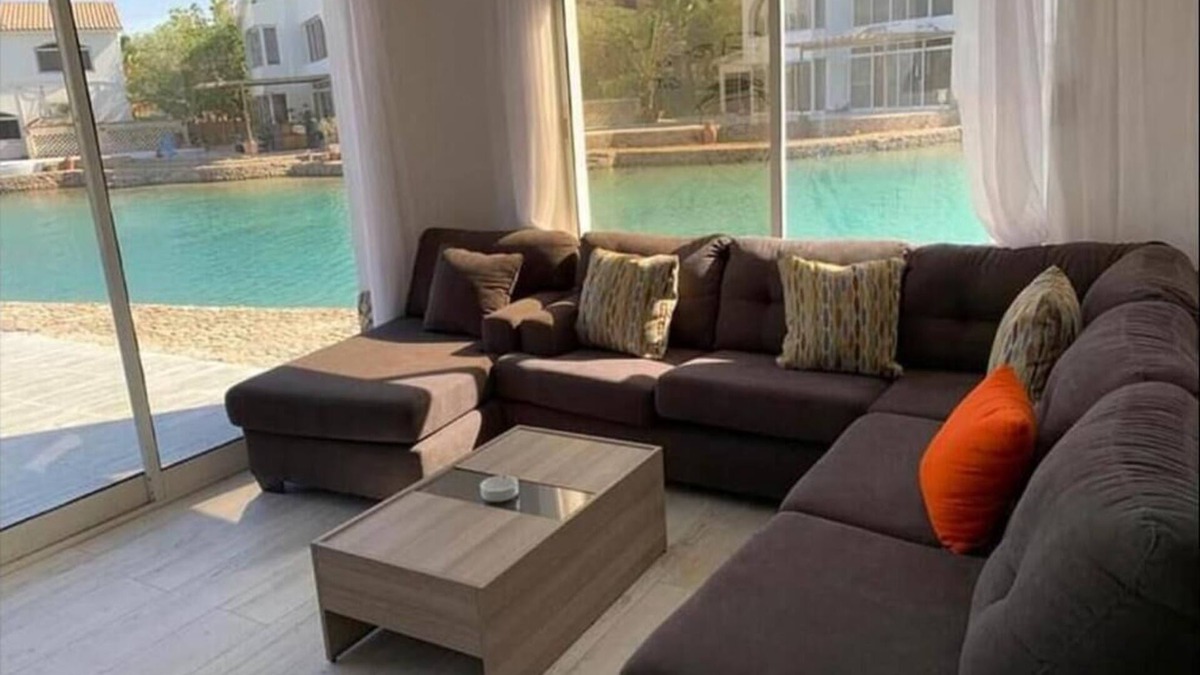 Al Mamsha El Seyahi Villa | Amazing seafront villa with private beach