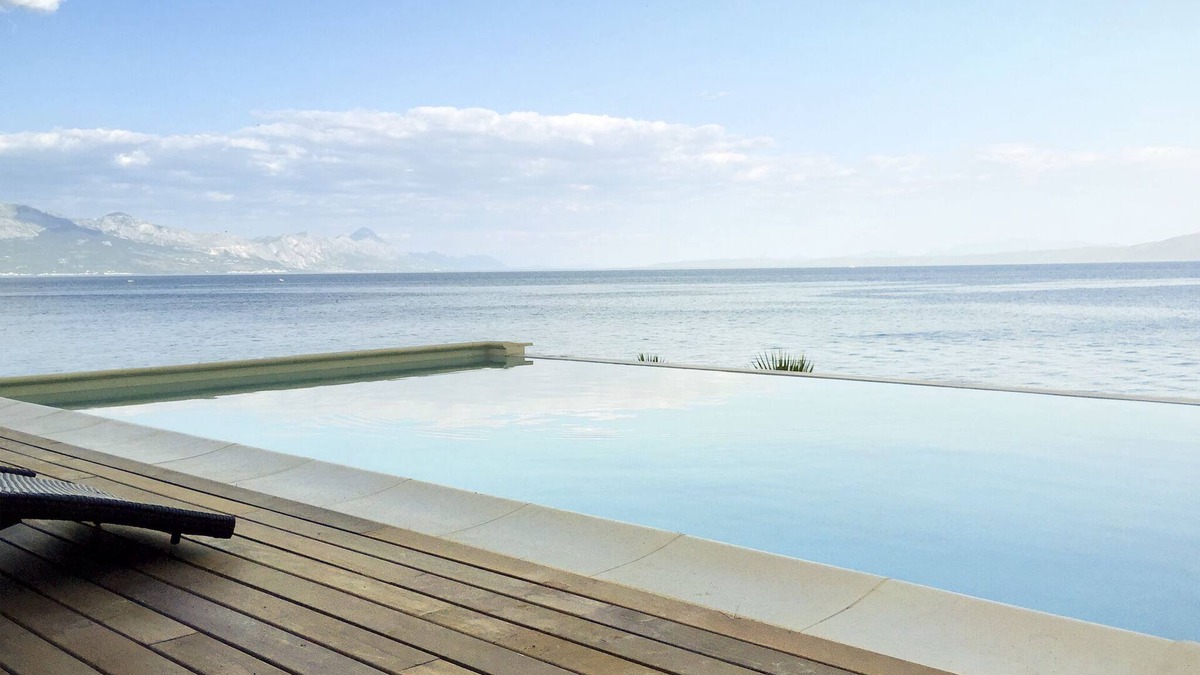 Sumartin Villa | Amazing seafront setting-Infinity pool