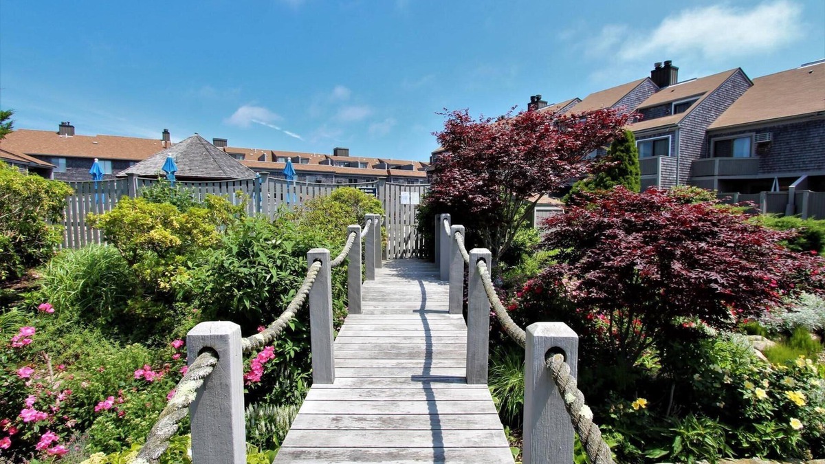 Hyannis House | Amazing townhouse in oceanfront resort, pool, beach