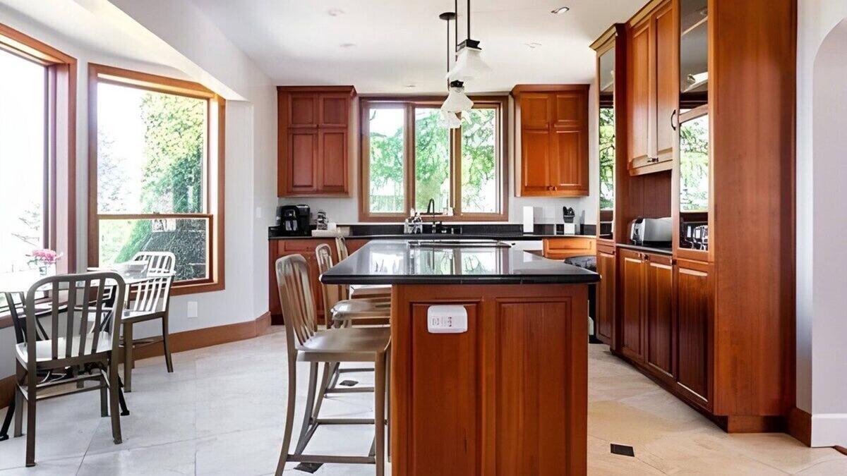Tacoma House | Amazing Tudor-style House w/Outdoor Dining & Great Views!