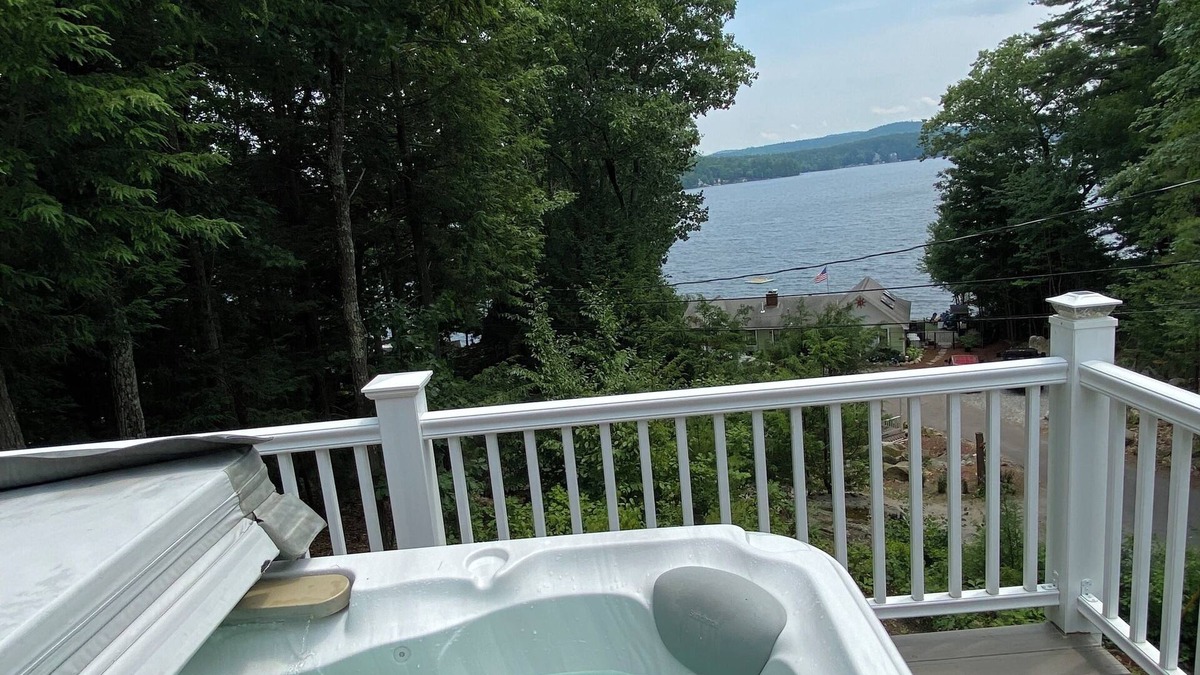 Alton Bay House | Amazing View~Hot Tub 2-bedroom house in enchanting Alton Bay~Lake Winnipesaukee