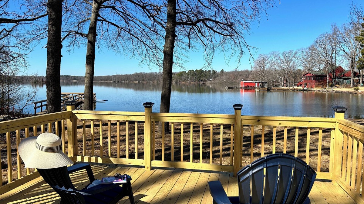 Perryville House | Amazing View of Harris Brake Lake in Perryville