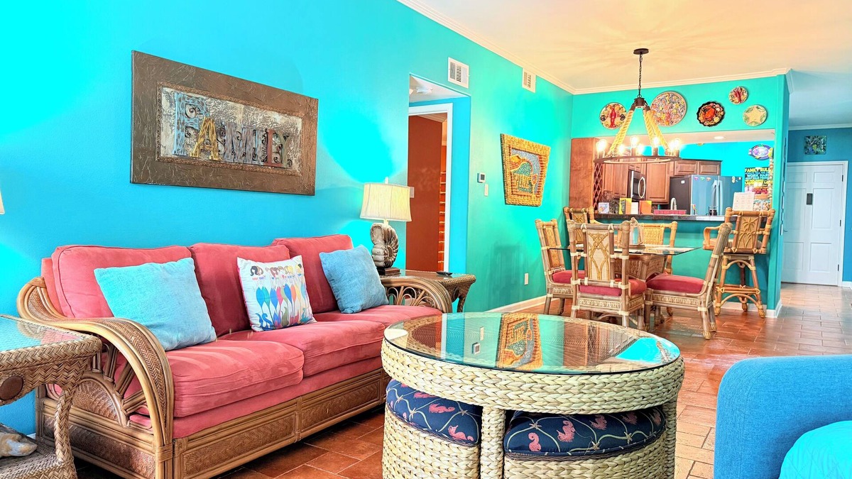 New Braunfels Condo | Amazing view waterfront condo walk to Schlitterbahn water park sleep 6 people