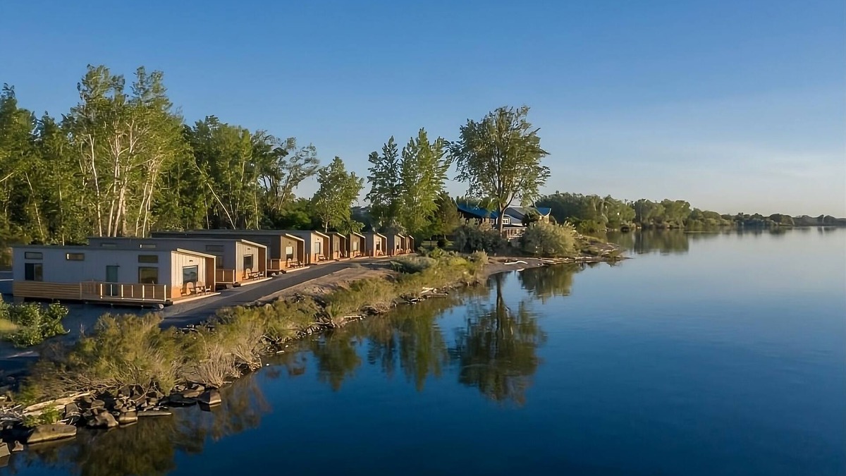 Boardman House | Amazing Views and Beautiful Resort! Cabin w/King Bed & Kitchen and Pool Access